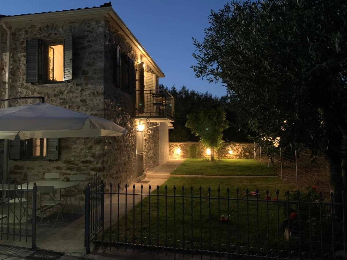 Messinian Stone House Villa Bagian luar foto