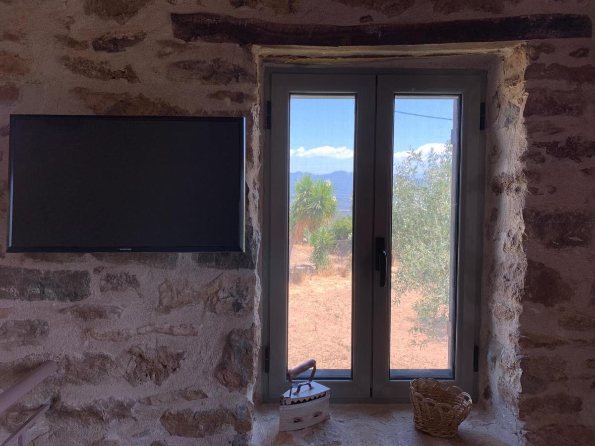 Messinian Stone House Villa Bagian luar foto